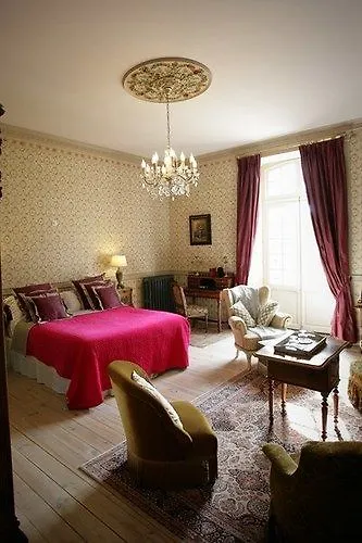 Chateau D'Origny, Chambres D'Hotes Et Restaurant Gastronomique Ouches 3*,  Francia