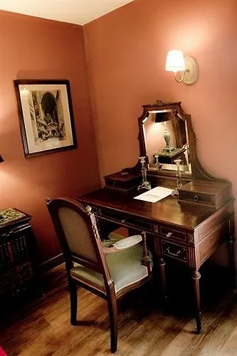 Chateau D'Origny, Chambres D'Hotes Et Restaurant Gastronomique Ouches Bed and breakfast