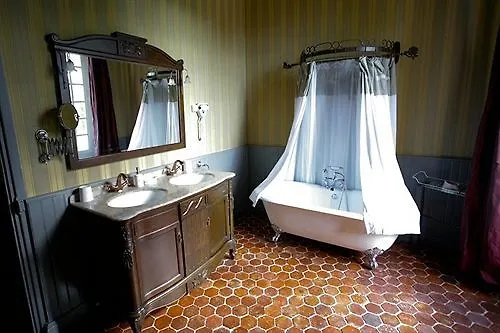 Chateau D'Origny, Chambres D'Hotes Et Restaurant Gastronomique Ouches